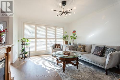 2014 Cavendish Drive, Burlington, ON - Indoor Photo Showing Living Room