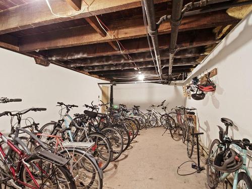 Rangement - 306-570 Rue St-Clément, Montréal (Mercier/Hochelaga-Maisonneuve), QC - Indoor Photo Showing Basement