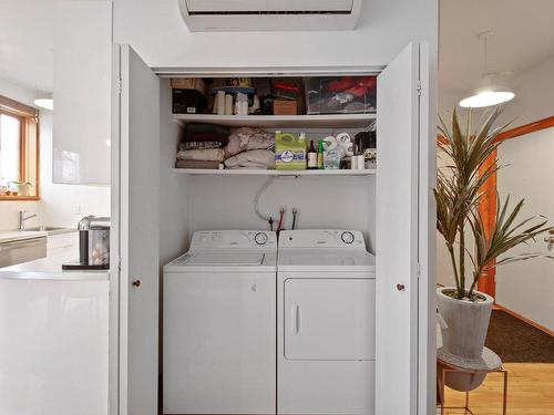 Salle de lavage - 306-570 Rue St-Clément, Montréal (Mercier/Hochelaga-Maisonneuve), QC - Indoor Photo Showing Laundry Room