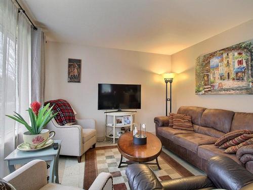 Salon - 271 Rg St-Hilaire, Saint-Évariste-De-Forsyth, QC - Indoor Photo Showing Living Room