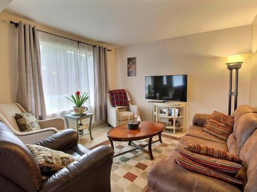 Salon - 271 Rg St-Hilaire, Saint-Évariste-De-Forsyth, QC - Indoor Photo Showing Living Room