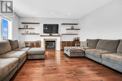 31 Showcase Drive, Hamilton, ON - Indoor Photo Showing Living Room With Fireplace