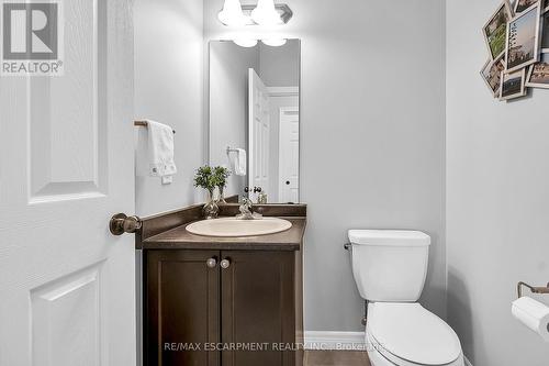 31 Showcase Drive, Hamilton, ON - Indoor Photo Showing Bathroom