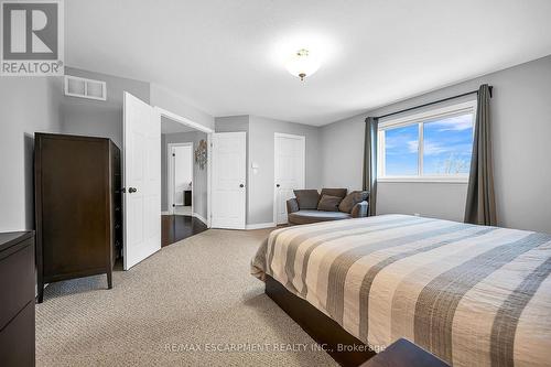 31 Showcase Drive, Hamilton, ON - Indoor Photo Showing Bedroom