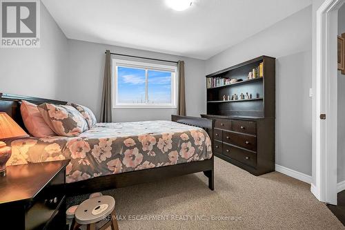 31 Showcase Drive, Hamilton, ON - Indoor Photo Showing Bedroom