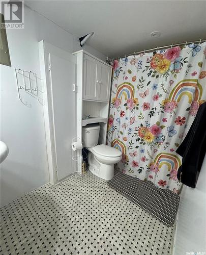 2178 Wallace Street, Regina, SK - Indoor Photo Showing Bathroom