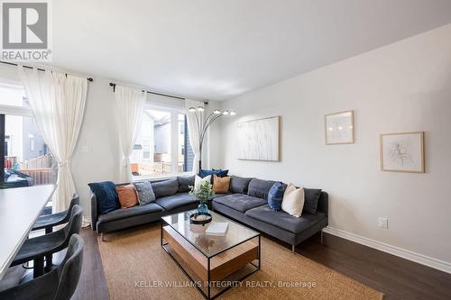 12 Rookie Crescent, Ottawa, ON - Indoor Photo Showing Living Room