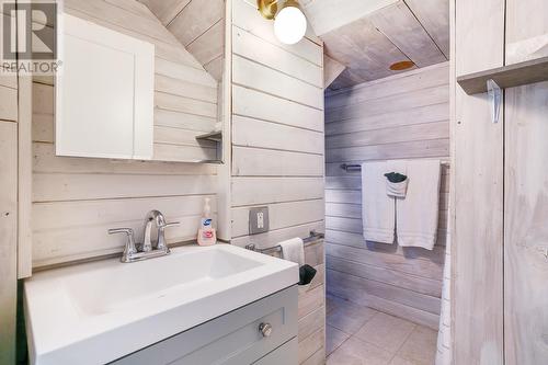 Downstairs bathroom - 2888 Seclusion Bay Road, West Kelowna, BC - Indoor Photo Showing Bathroom