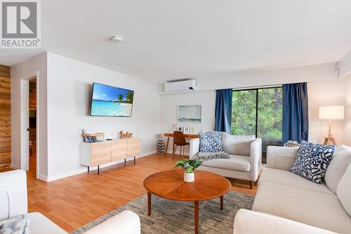 2888 Seclusion Bay Road, West Kelowna, BC - Indoor Photo Showing Living Room