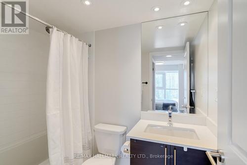 2110 - 400 Adelaide Street E, Toronto, ON - Indoor Photo Showing Bathroom