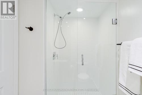 2110 - 400 Adelaide Street E, Toronto, ON - Indoor Photo Showing Bathroom