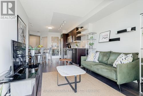 2110 - 400 Adelaide Street E, Toronto, ON - Indoor Photo Showing Living Room