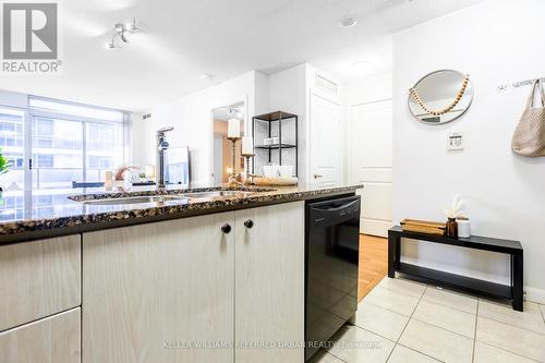 2206 - 5791 Yonge Street, Toronto, ON - Indoor Photo Showing Kitchen