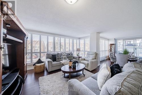 314 - 25 Cumberland Lane, Ajax, ON - Indoor Photo Showing Living Room