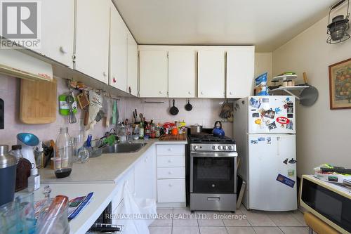 32 Howland Road, Toronto, ON - Indoor Photo Showing Kitchen