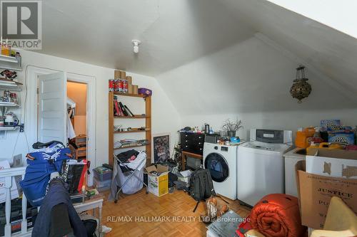 32 Howland Road, Toronto, ON - Indoor Photo Showing Laundry Room