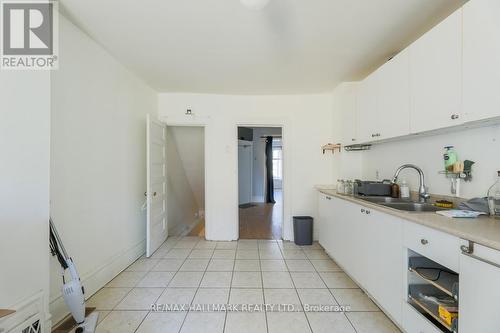 32 Howland Road, Toronto, ON - Indoor Photo Showing Kitchen With Double Sink