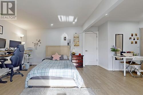 2211 Camilla Road, Mississauga, ON - Indoor Photo Showing Bedroom