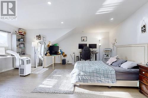 2211 Camilla Road, Mississauga, ON - Indoor Photo Showing Bedroom