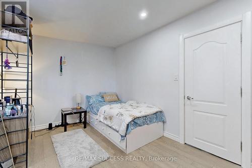 2211 Camilla Road, Mississauga, ON - Indoor Photo Showing Bedroom