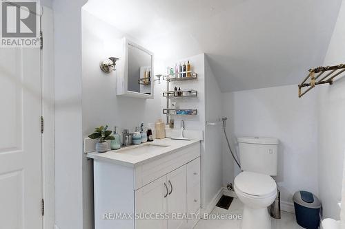 2211 Camilla Road, Mississauga, ON - Indoor Photo Showing Bathroom