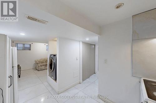 2211 Camilla Road, Mississauga, ON - Indoor Photo Showing Laundry Room