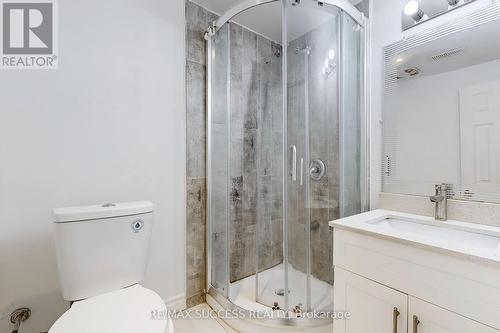 2211 Camilla Road, Mississauga, ON - Indoor Photo Showing Bathroom