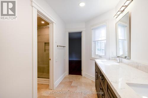 3862 O'Neil Gate, Mississauga, ON - Indoor Photo Showing Bathroom