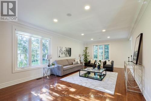 3862 O'Neil Gate, Mississauga, ON - Indoor Photo Showing Living Room