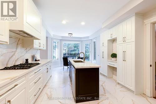 3862 O'Neil Gate, Mississauga, ON - Indoor Photo Showing Kitchen