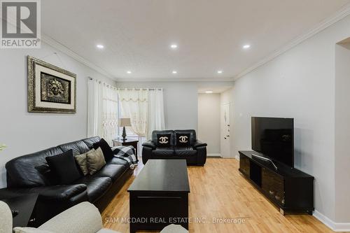 473 Samford Place, Oakville, ON - Indoor Photo Showing Living Room