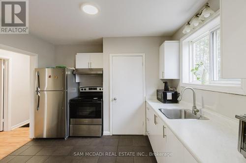 473 Samford Place, Oakville, ON - Indoor Photo Showing Kitchen