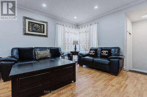 473 Samford Place, Oakville, ON - Indoor Photo Showing Living Room