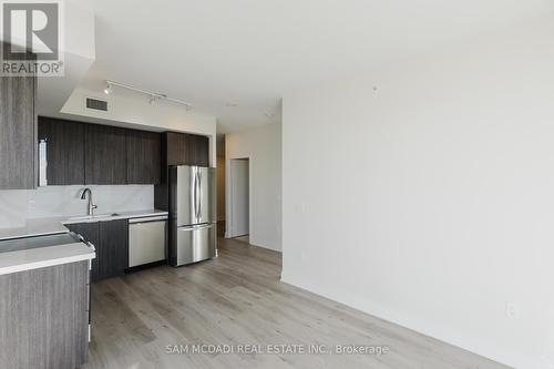 3702 - 20 Shore Breeze Drive, Toronto, ON - Indoor Photo Showing Kitchen