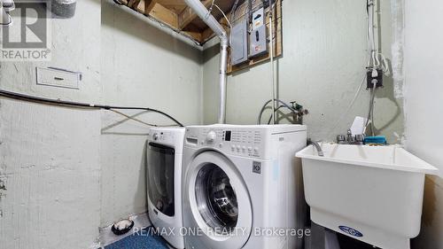 24 Streamdale Court, Toronto, ON - Indoor Photo Showing Laundry Room