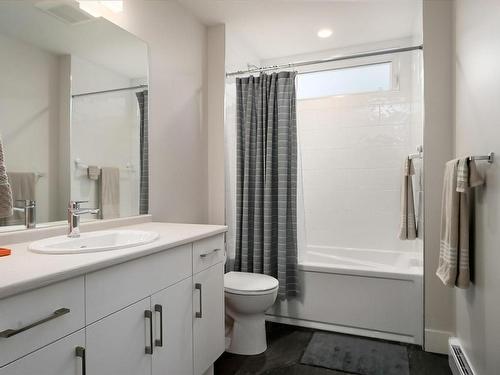 201-6544 Metral Dr, Nanaimo, BC - Indoor Photo Showing Bathroom