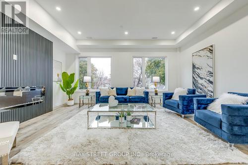 20 Rochdale Avenue, Toronto, ON - Indoor Photo Showing Living Room