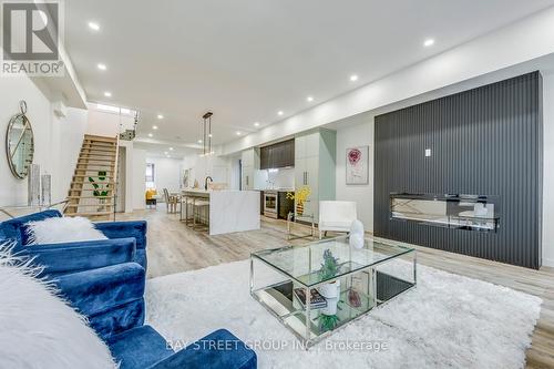 20 Rochdale Avenue, Toronto, ON - Indoor Photo Showing Living Room