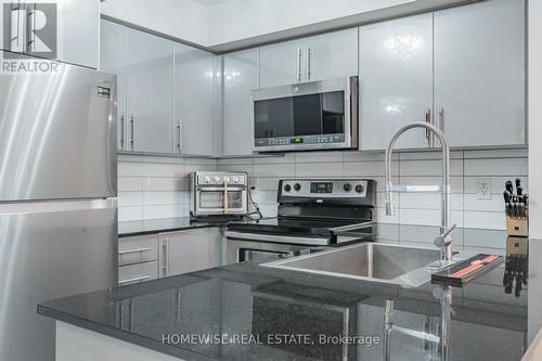 717 - 1070 Sheppard Avenue W, Toronto, ON - Indoor Photo Showing Kitchen With Stainless Steel Kitchen With Upgraded Kitchen