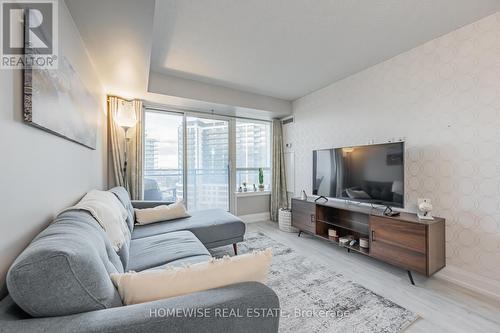 717 - 1070 Sheppard Avenue W, Toronto, ON - Indoor Photo Showing Living Room