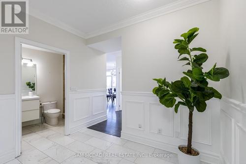 2402 - 223 Webb Drive, Mississauga, ON - Indoor Photo Showing Bathroom