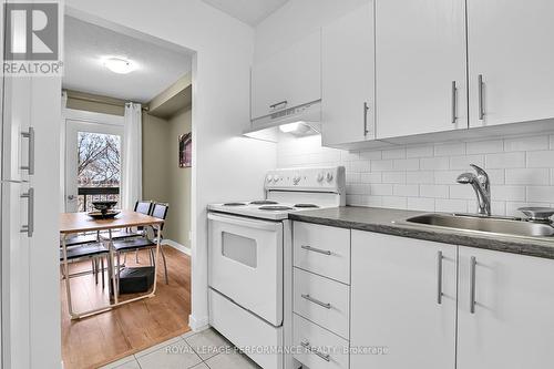 409 - 158A Mcarthur Avenue, Ottawa, ON - Indoor Photo Showing Kitchen