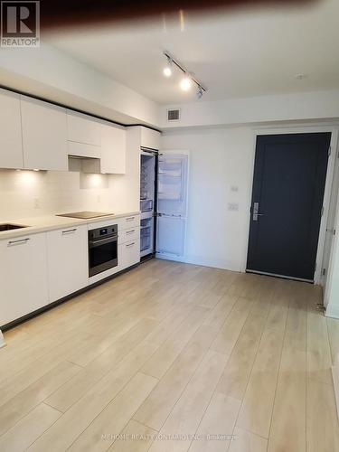 #309 - 33 Frederick Todd Way, Toronto, ON - Indoor Photo Showing Kitchen