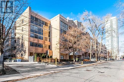 533 - 60 Homewood Avenue, Toronto, ON - Outdoor With Facade