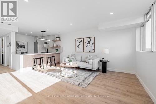 533 - 60 Homewood Avenue, Toronto, ON - Indoor Photo Showing Living Room