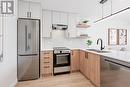 533 - 60 Homewood Avenue, Toronto, ON  - Indoor Photo Showing Kitchen With Double Sink With Upgraded Kitchen 