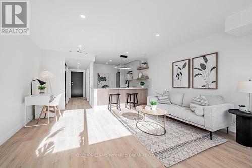 533 - 60 Homewood Avenue, Toronto, ON - Indoor Photo Showing Living Room