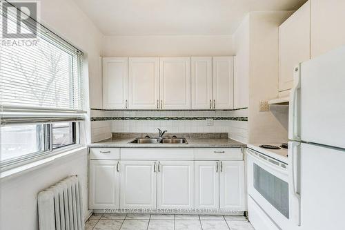 6 Lake Shore Drive, Toronto, ON - Indoor Photo Showing Kitchen With Double Sink