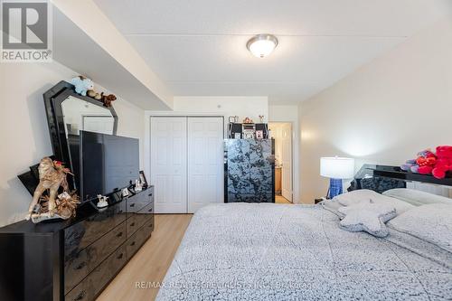 211 - 1480 Bishops Gate, Oakville, ON - Indoor Photo Showing Bedroom