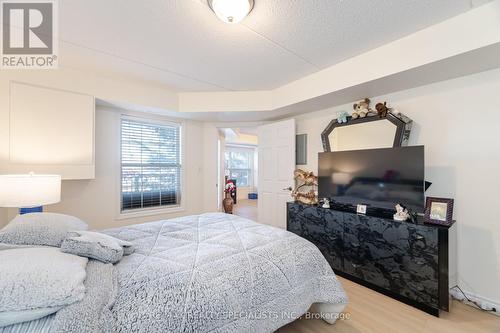 211 - 1480 Bishops Gate, Oakville, ON - Indoor Photo Showing Bedroom